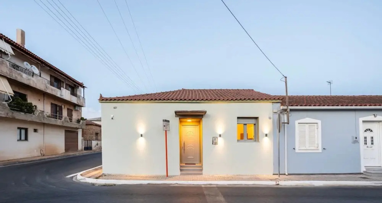 Filiatra Charming Urban Escape Your Cozy Retreat