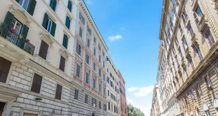 Trevi Colour Rental In Rome