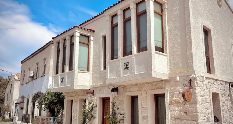 6 Oda Alacati