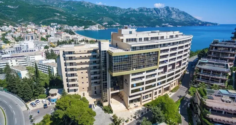 Sea View Apartments Montebook