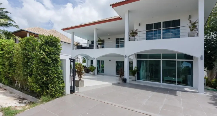 Modern 4 Bedrooms Pool Villa - VY