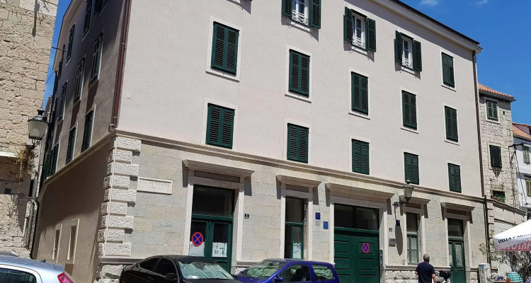 Croparadise Split Blue Hostel