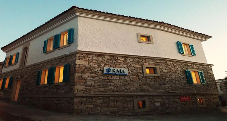 Cesme Kale Tas Apart