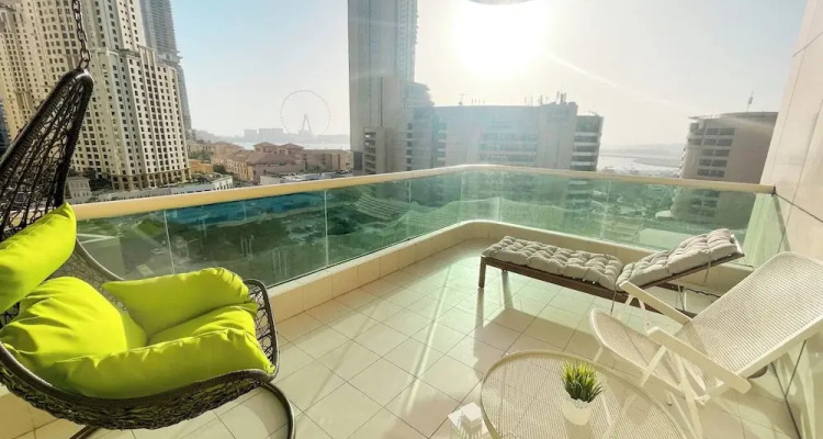 Happy Season I Royal Oceanic Apartment