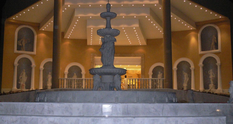 Titanic Palace - Families and Couples only