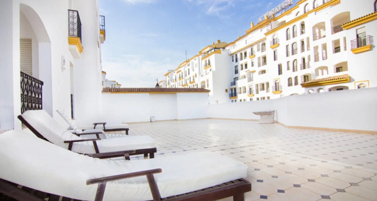 Park Plaza Suites Apartments