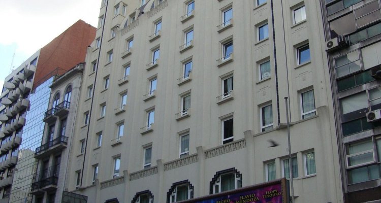 Broadway Hotel & Suites