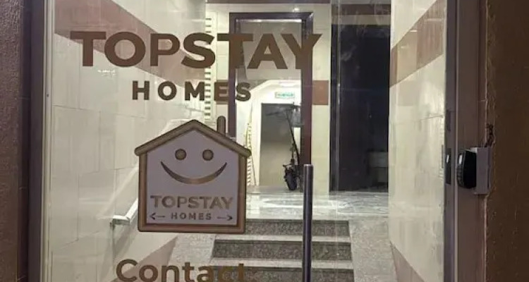 Super Deluxe Studio Rooms In Near Metro