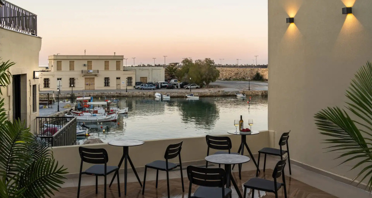 Dea Del Porto Crete Suites