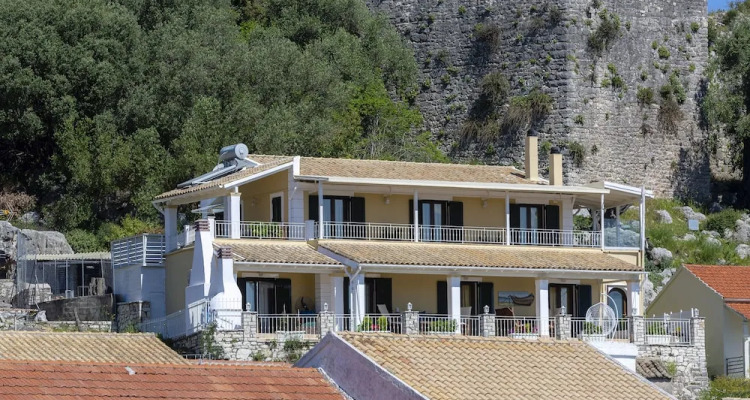 Solaris Methea Deluxe Suites