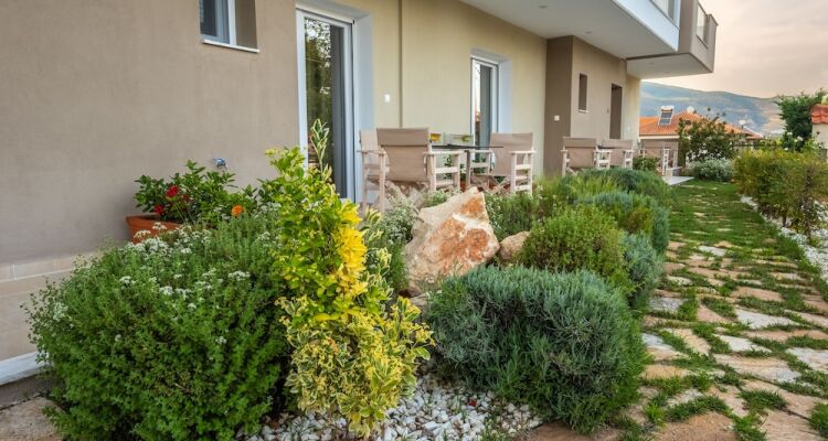 Lagaria Hotel Ii & Apartments