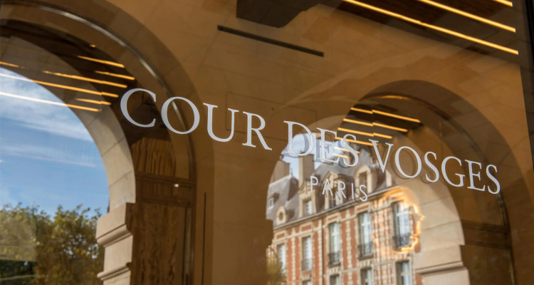 Cour Des Vosges Evok Collection