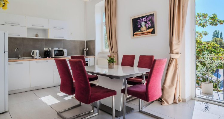 Flowers Premium Apartments & Rooms