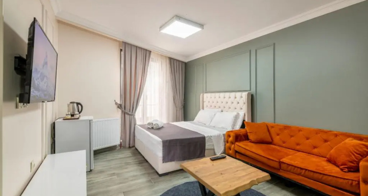 Arena Luxury Hotel
