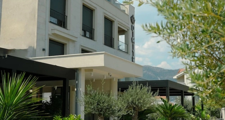 Dimitris Residence