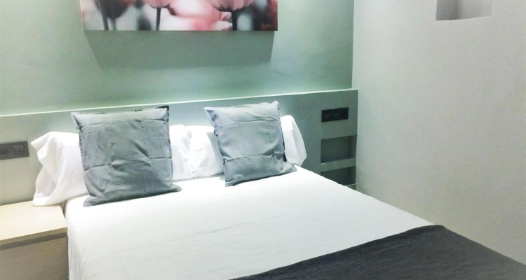 Barcelona Fifteen Luxury Hostel