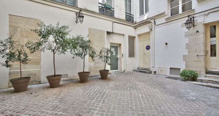 69 Authentic Parisian Home