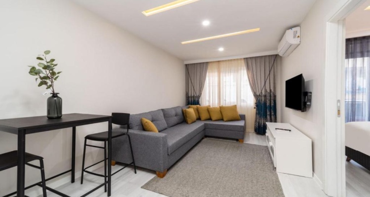 Modern & Central Flat Near Beach In Muratpasa