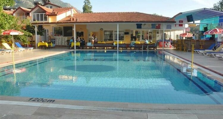 Happy Nur Hotel
