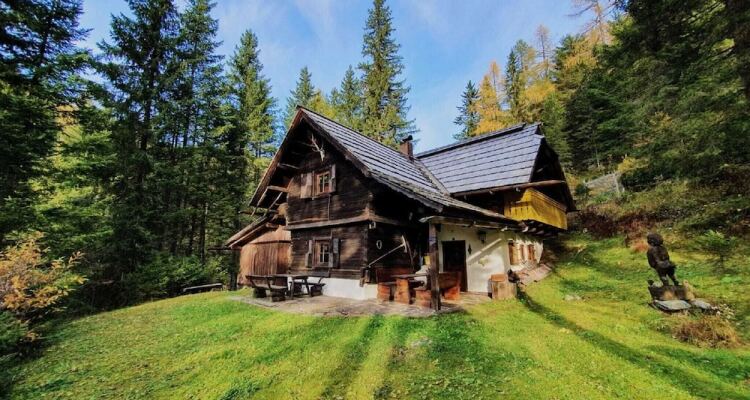 Vintage Chalet In Sankt Oswald With Garden