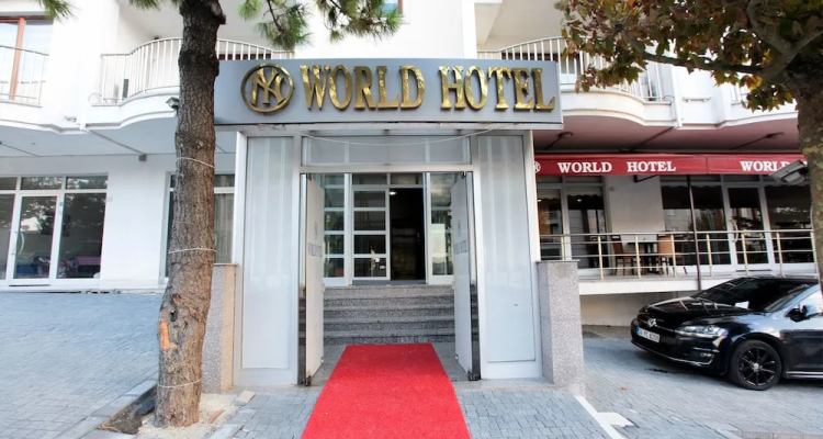 Ny World Hotel