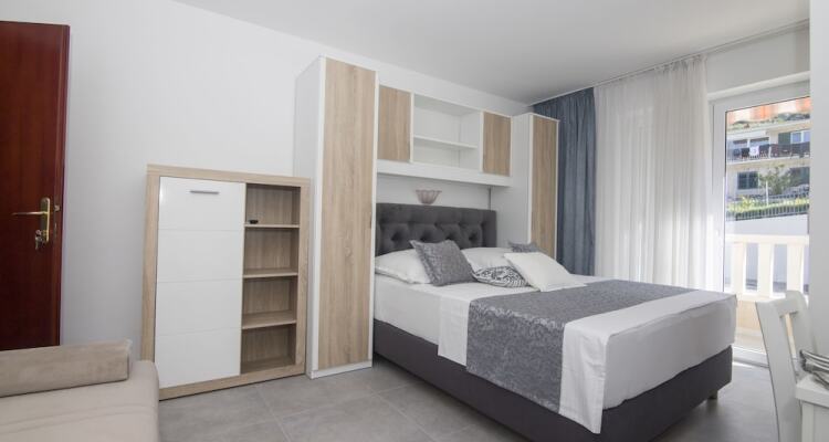 Apartments and Rooms Kapulica