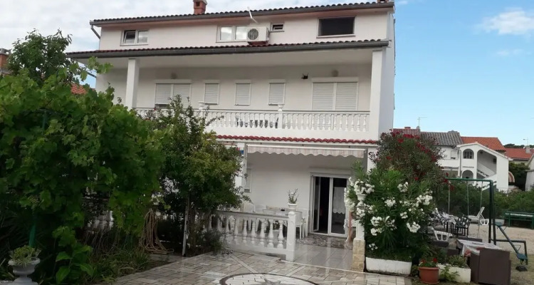 Holiday Home To 17 Persons