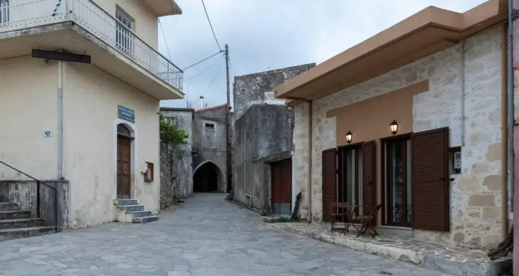 Victoria's House Roustika