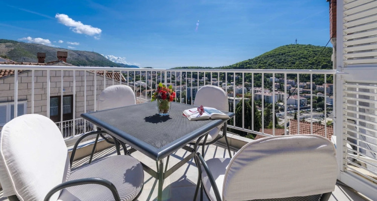 Green Hills Apartment