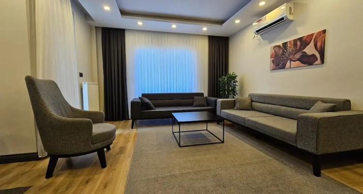 New Flat Large Living Space 2-5 Near by Lara Beach