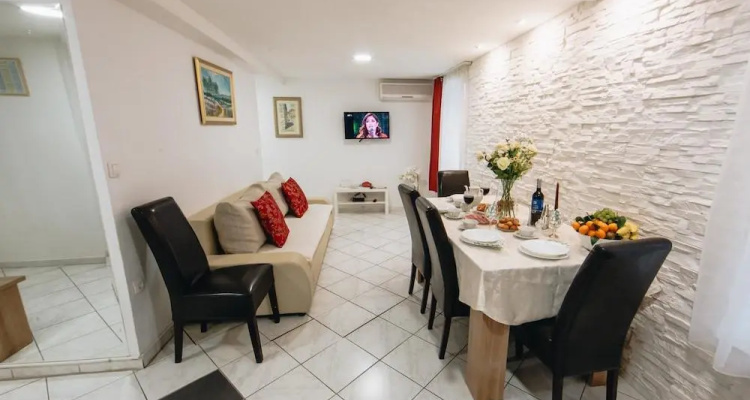 Apartment & Room Old Town