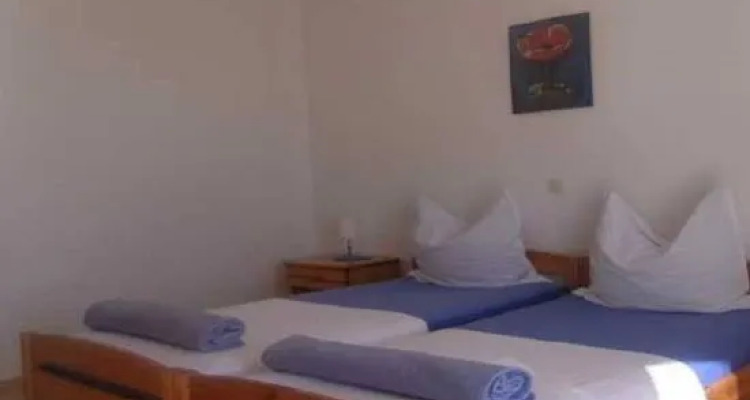 Apartments & Rooms Mladenka