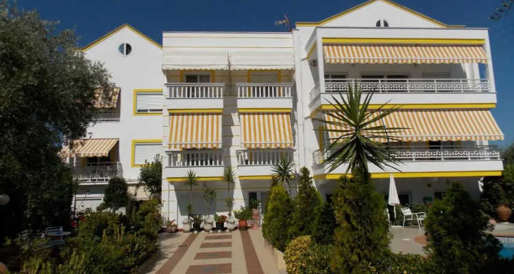 Ioli Apartments