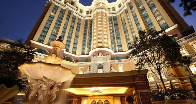 Four Seasons Hotel Macao — Four Seasons hotel