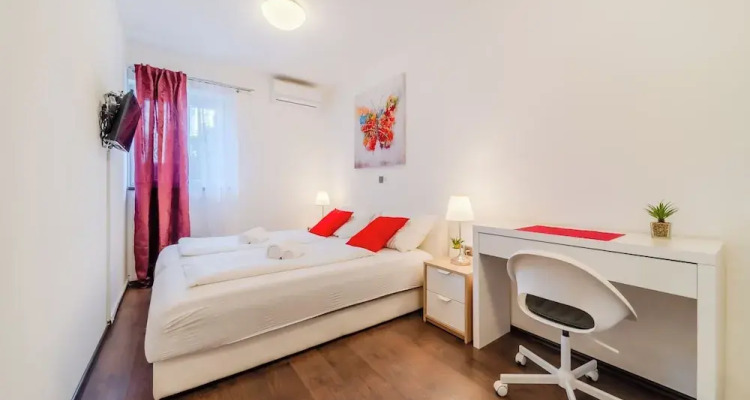 Red Vibe Studio Central 2