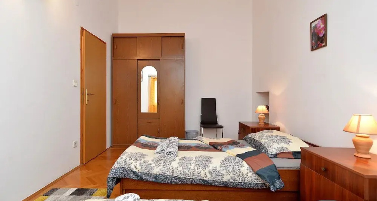 Apartment 1629