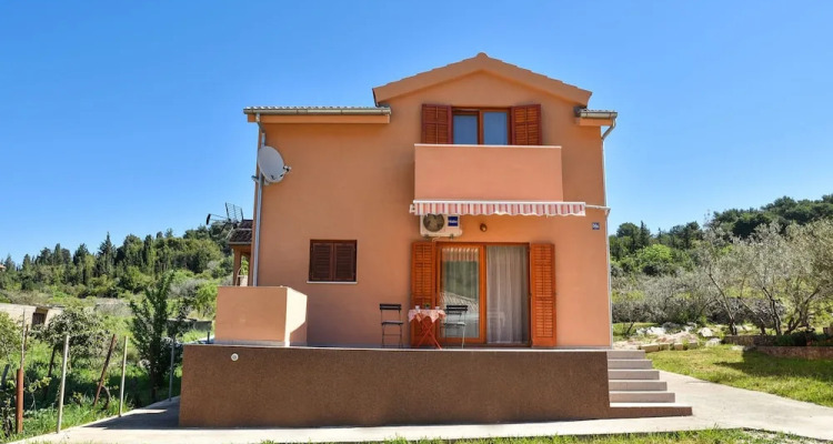 Serene Holiday Home In Veli Iž With Fenced Garden