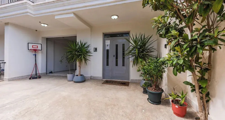 Royal Hill Apartment 1