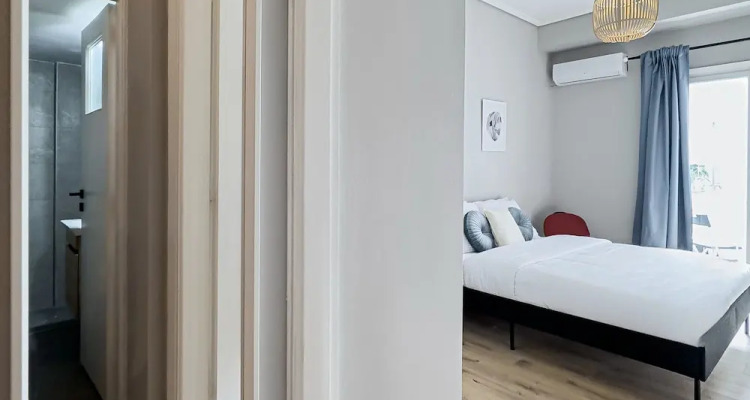 Phaedrus Living Neos Kosmos Luxury Pearl