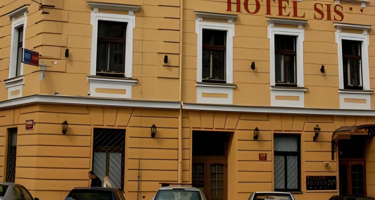 Gallery Hotel Sis