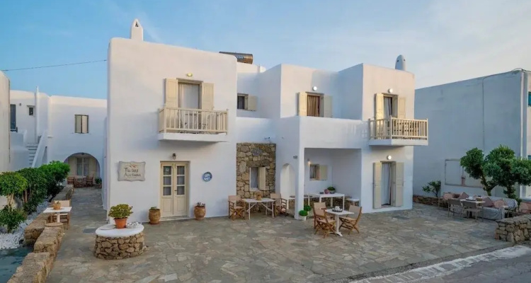 Mykonos Twins