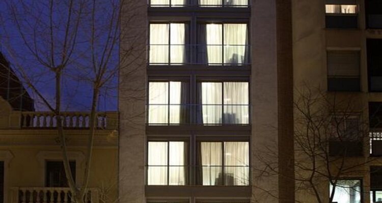 Mh Apartments S. Familia