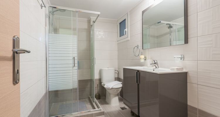 Elegant Home In Quiet Street by Cloudkeys