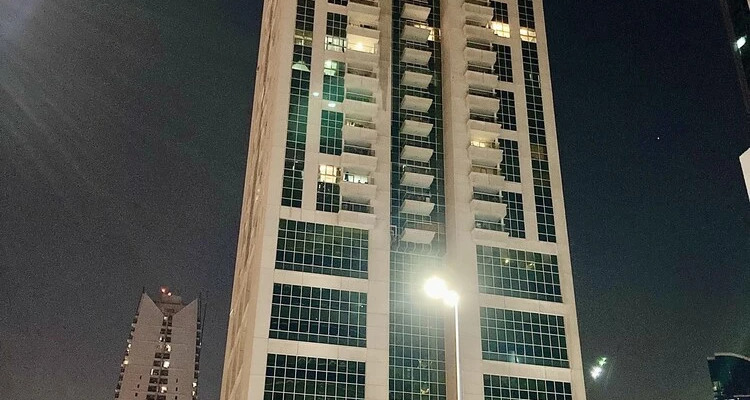 Whitesage Lakefront Apartment Amidst Parks With Lake Access