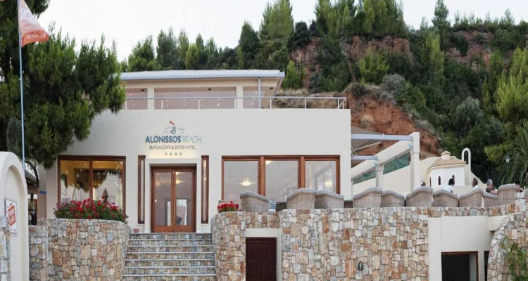 Alonissos Beach Bungalows & Suites Hotel