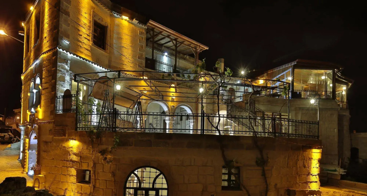 Maccan Cave Hotel