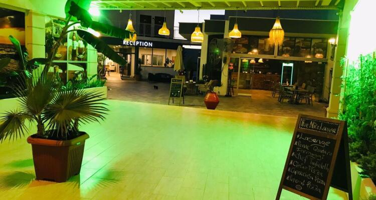 Ladies Beach Suit Otel