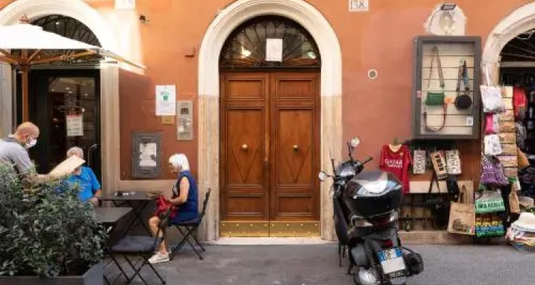 Iflat Spanish Steps Blue Apartment