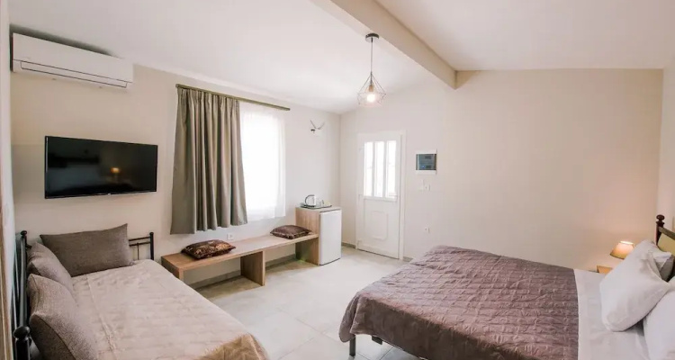 Acrocorinth Apartments