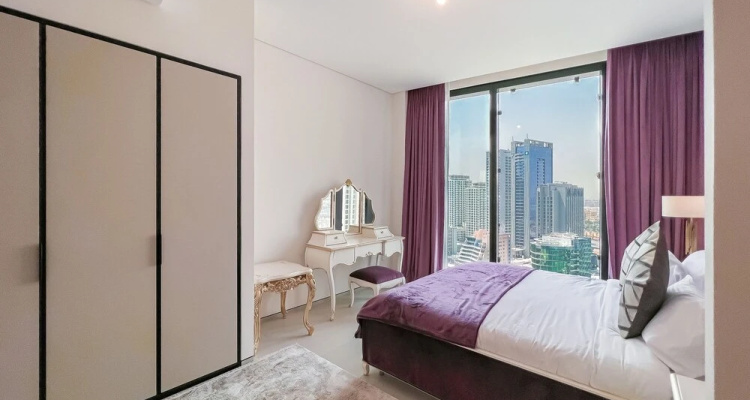 Jumeirah Gate Tower Luton Vacation Homes